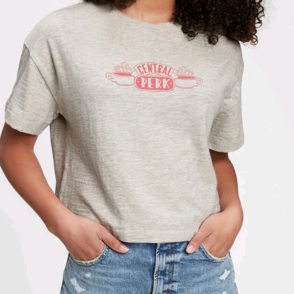 NWT Gap teen Friends Central Perk crop tshirt Size Med (8)